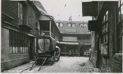 The Tabard Inn, Southwark von English Photographer